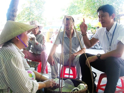 Japanese man helps Vietnamese businesses to protect environment
